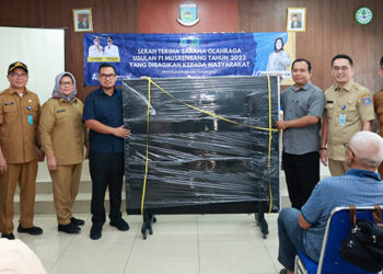 Serahkan Bantuan Perlengkapan Olahraga, Pilar: Jaga dan Rawat Fasilitas yang Ada