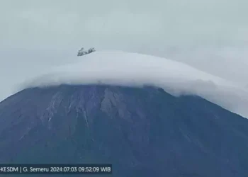 Pagi Ini, Gunung Semeru Erupsi Lagi Sebanyak 6 Kali