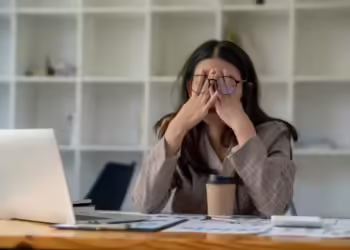 Terlalu Lelah Bekerja Dapat Memicu Tujuh Risiko Buruk Ini