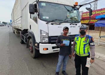 Sat Lantas Polres Tangsel Gelar Patroli, Tindak Truk Langgar Jam Operasional