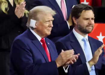 Inilah Kemunculan Perdana Donald Trump Pasca Tragedi Penembakan