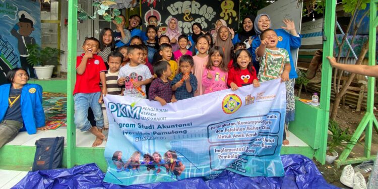 PKM Unpam: Peningkatan Kemampuan Menulis dan Pelafalan Bahasa Inggris untuk Anak Usia Dini