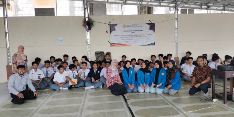 Meningkatkan Pemahaman Siswa SMK pada Software Akuntansi Berbasis MYOB, Zahir, dan Accurate
