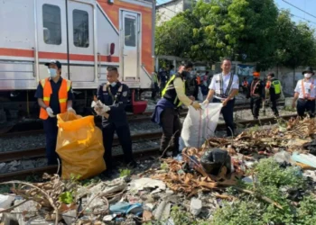Buang Sampah di Kereta Api dan Jalur Rel Bakal Kena Denda Rp15 Juta