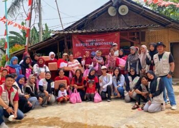 Warga Saung Jingga Rayakan Pesta Kemerdekaan RI Bersama Mahasiswa UMJ