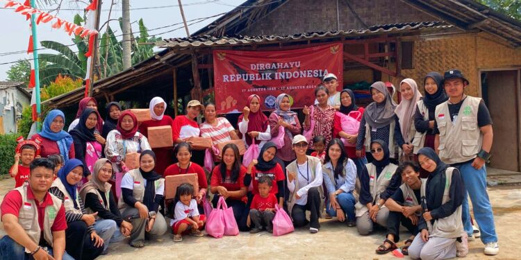 Warga Saung Jingga Rayakan Pesta Kemerdekaan RI Bersama Mahasiswa UMJ