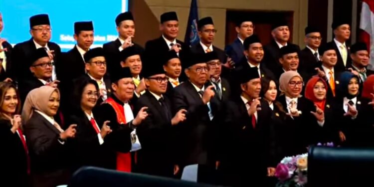 Pj Gubernur Banten Ambil Sumpah Jabatan, Berikut Nama Anggota DPRD Tangsel 2024-2029