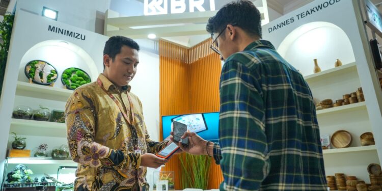 Dukung Pameran Kriyanusa 2024, BRI Dorong UMKM Kerajinan dan Seni Kriya Naik Kelas