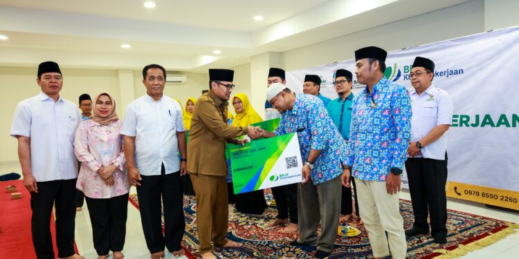 Berikan Bantuan pada 500 Guru TPQ, Pemkot Apresiasi Baznas Tangsel