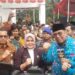 Pasangan Benyamin Davnie-Pilar Saga Ichsan Tiba di KPU Tangsel Diiringi Ratusan Massa Pendukung