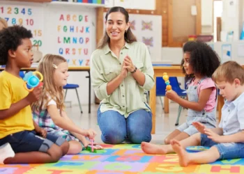 Jangan Tergiur Harga Murah, Ikuti Tips Memilih Daycare yang Tepat