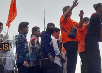 Dilempari Botol saat Temui Pendemo, Habiburokhman Nyatakan Hal Ini