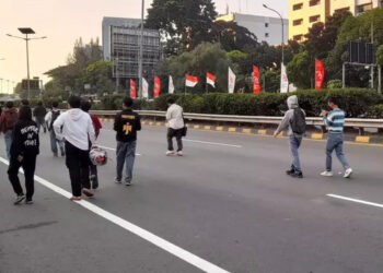 Demo Ricuh, Massa Aksi Tolak RUU Pilkada Blokade Tol Dalam Kota