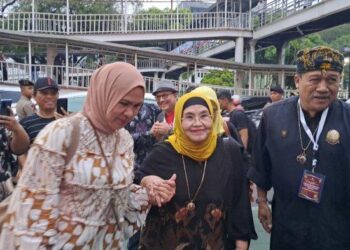 Daftar Pilgub Jakarta ke KPU, Paslon Dharma-Kun Ditemani Eks Menkes Siti Fadilah Supari