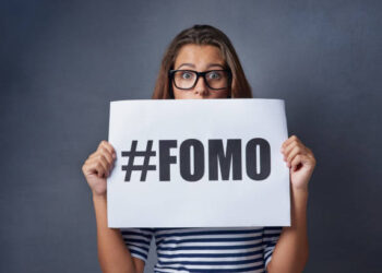 Daripada FOMO Mending Jadi JOMO, Apa Sih Itu?