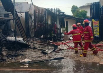 Diduga Korsleting Listrik, Toko Percetakan di Komplek Depag Kedaung Terbakar