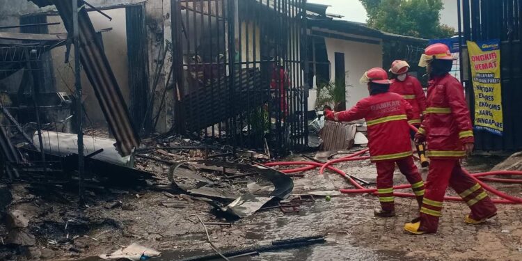 Diduga Korsleting Listrik, Toko Percetakan di Komplek Depag Kedaung Terbakar