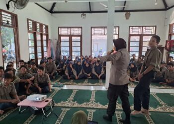 Police Goes to School di SMK Muhammadiyah, Kanit Binmas: “Narkoba No, Belajar Yes”