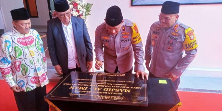 Wakapolda Metro Jaya Resmikan Masjid Al-Iman di Tangsel