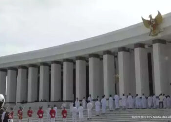 38 Purna-Paskibraka Sambut Duplikat Bendera Merah Putih dan Teks Proklamasi di Kawasan IKN