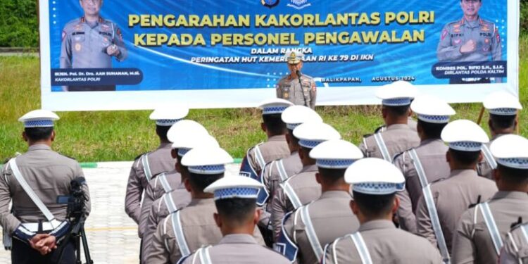 Kakorlantas Polri Beri Pengarahan kepada 898 Personel Jelang HUT RI ke-79 di IKN