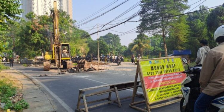 Rekonstruksi Jembatan Kali Angke, DSDABMBK Tangsel Lakukan Rekayasa Lalu Lintas