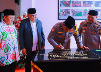 Hadiri Peresmian Masjid Al-Iman, Benyamin: Makmurkan dengan Kegiatan Keagamaan