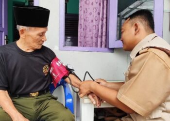 Tim Ngider Sehat Lakukan Pengecekan Rutin untuk Para Veteran di Tangsel