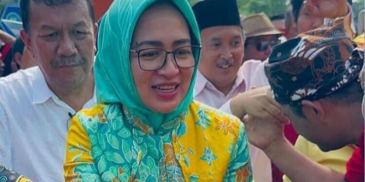 Daftar Pilgub Jakarta ke KPU, Paslon Dharma-Kun Ditemani Eks Menkes Siti Fadilah Supari