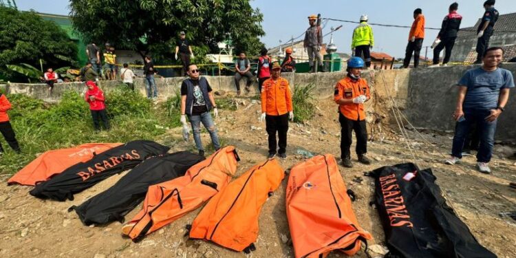 penemuan mayat di kali bekasi