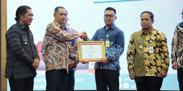 Kantah Kota dan Kabupaten Tangerang Mendapatkan Penghargaan dari KPK