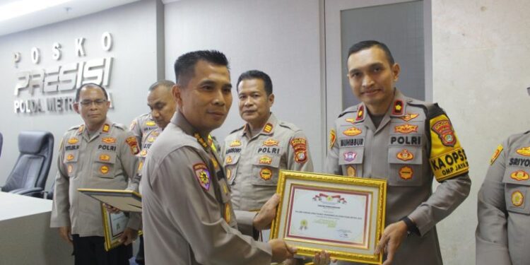 Polsek Pondok Aren Terima Penghargaan Kompolnas Award 2024