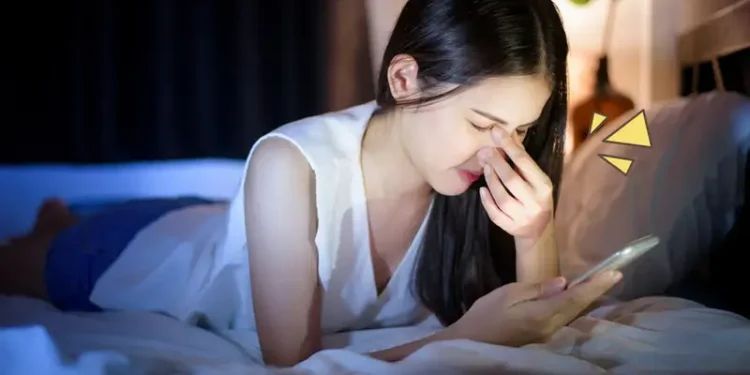 Catat! Penggunaan Ponsel Berlebihan Bisa Sebabkan Penyakit Berbahaya