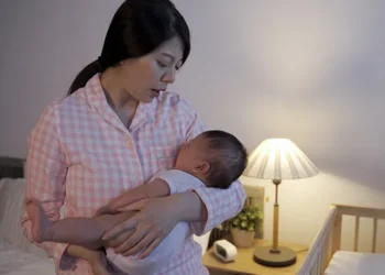 Kenali Delapan Penyebab Si Kecil Rewel dan Sering Bangun di Malam Hari