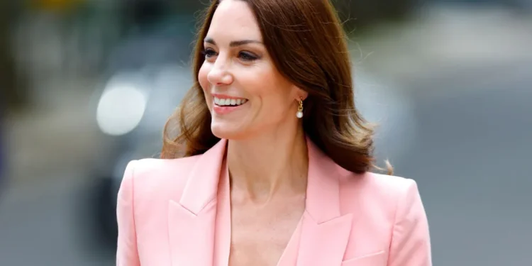 Sempat Dikabarkan Menghilang, Kate Middleton Tampil Perdana di Muka Publik