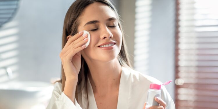 Kenali Manfaat Micellar Water, Air Ajaib untuk Kecantikan Kulit