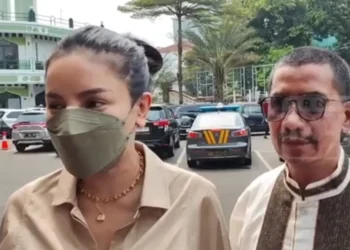 Selalu Pakai Masker, Diduga Hidung Nikita Mirzani Luka Dipukul Lolly