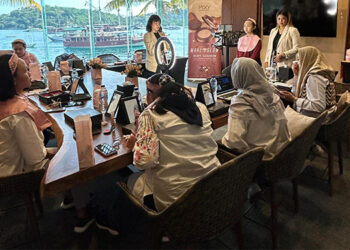 Belajar Make-up dan Bangun Komunitas Kecantikan Bersama NYR Beauty Academy