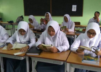 Pengamat: Ingatkan Sekolah ‘Haram’ Menjual Buku Bahan Ajar