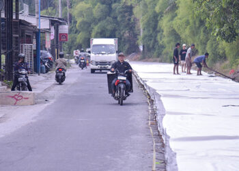 Peningkatan Infrastruktur, DSDABMBK Tangsel Perbaiki Jalan Villa Pamulang
