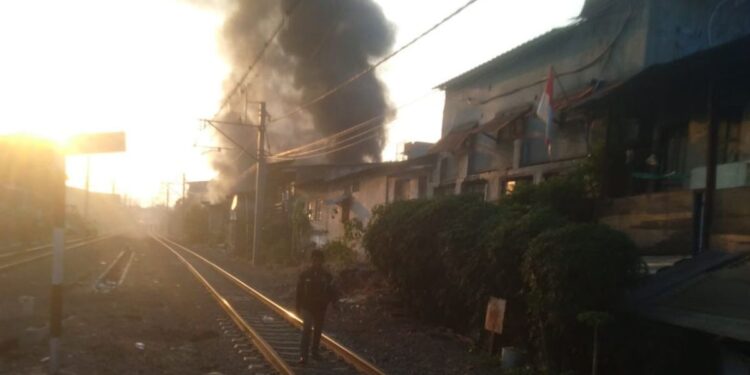 Kebakaran Melanda Petamburan Grogol Pagi Ini