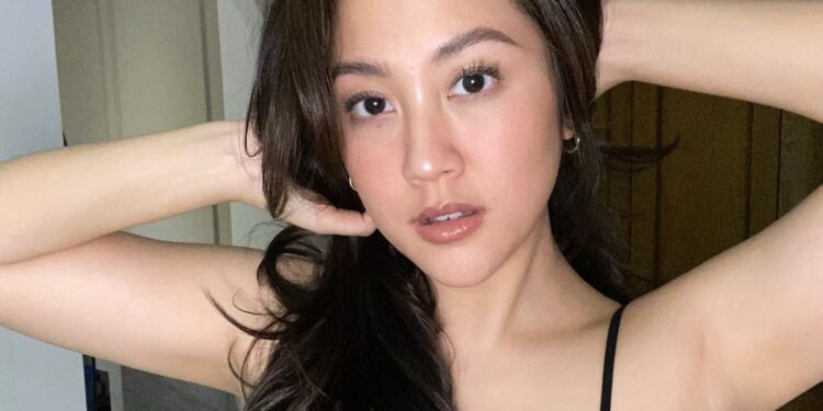 Kerap Tampil Seksi dan Hapus Foto Suami di Medsos, Ada Apa dengan Sherina?