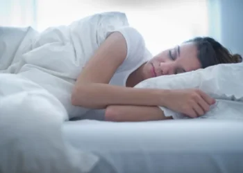 Penelitian: Tidur Lebih Lama di Akhir Pekan, Turunkan Risiko Penyakit Jantung