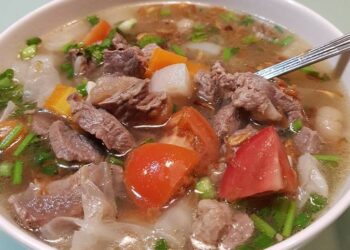 Wajib Tahu, Inilah Tiga Tips Menghilangkan Lemak pada Sup Daging