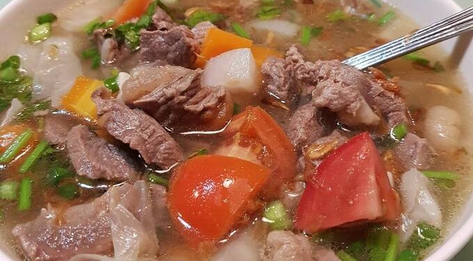 Wajib Tahu, Inilah Tiga Tips Menghilangkan Lemak pada Sup Daging