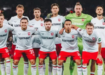 Calon Bek Timnas Indonesia Ini Dapat Nilai Tertinggi Kedua Usai Twente Imbangi Manchester United