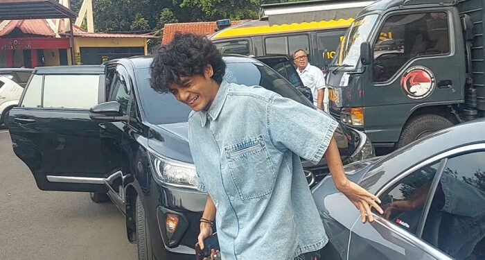 Bawa Bukti Baru ke Polres Jaksel, Vadel Badjideh Ungkap Laura Meizani Ingin Polisikan Sang Ibu