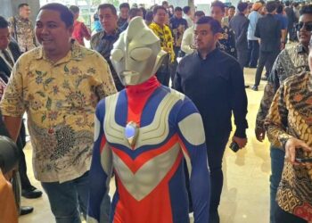 Ada Superhero Ultraman Ikut Dilantik di Tengah Ratusan Anggota DPR RI, Siapa Dia?