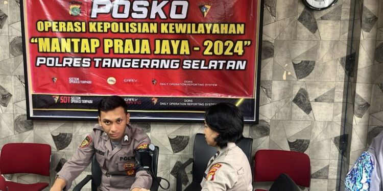 Dukung Operasi Mantap Praja Jaya, Si Dokkes Polres Tangsel Cek Kesehatan Personel yang Terlibat