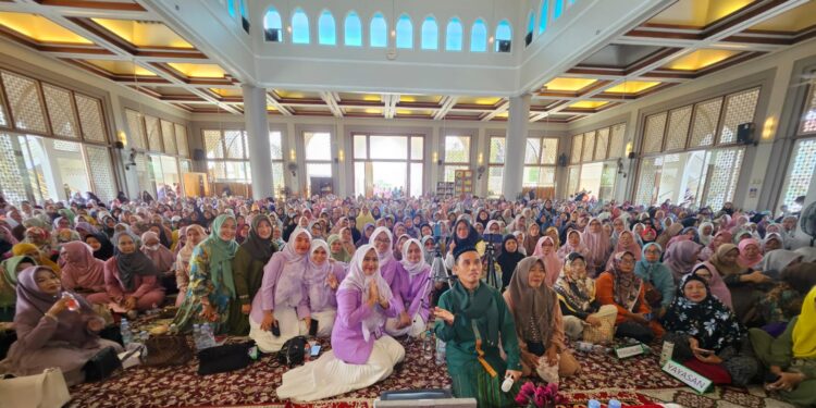 BaKOS SD Al Zahra Indonesia Gelar Kajian Akbar bersama Ustaz Maulana, Ribuan Jamaah Hadir